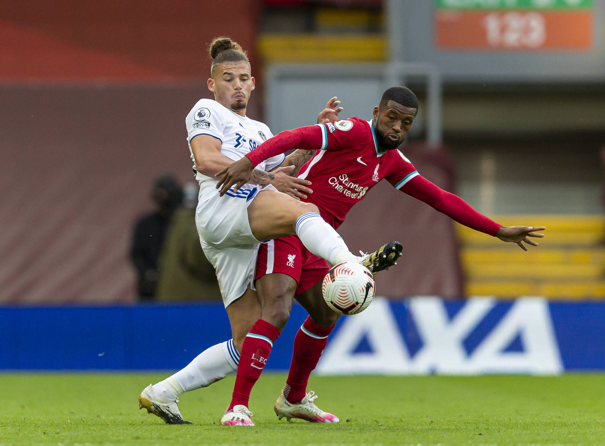 间效力于 间效力于